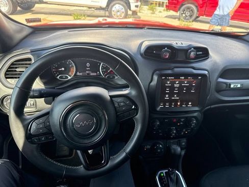 Used 2021 Jeep Renegade Latitude AWD/4WD image 24