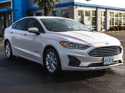 Used 2019 Ford Fusion SE image 6