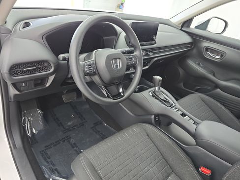 Certified 2025 Honda HR-V LX image 15
