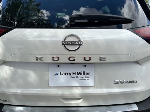 Used 2023 Nissan Rogue SV AWD/4WD image 24