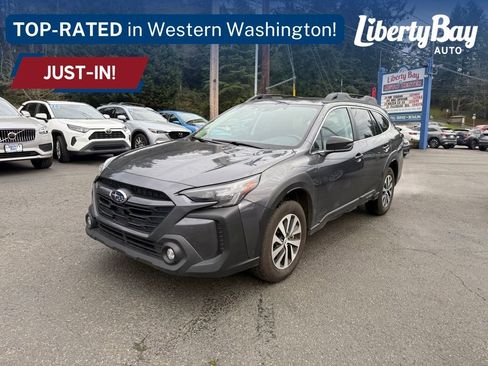 Used 2025 Subaru Outback Premium AWD/4WD image 1