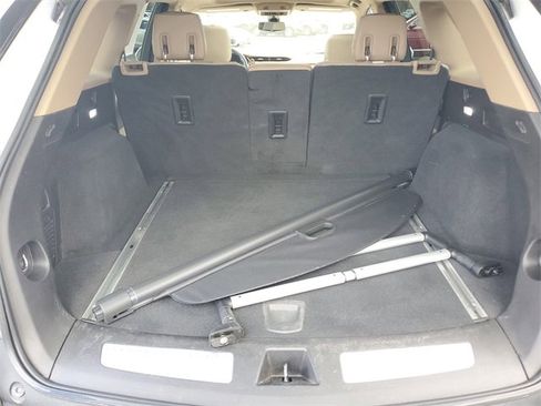 Used 2017 Cadillac XT5 Platinum image 8