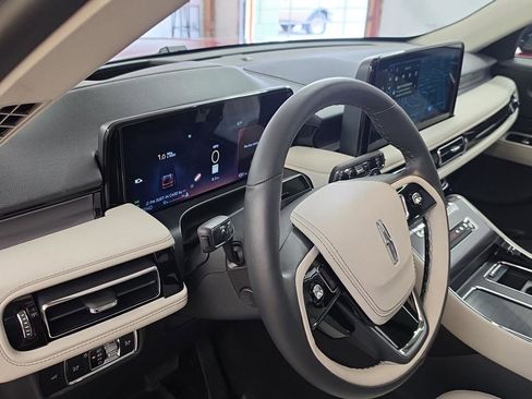 New 2026 Lincoln Aviator AWD image 12