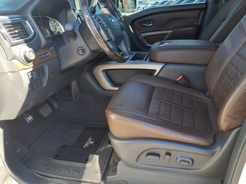 Certified 2021 Nissan Titan Platinum Reserve w/ Moonroof Package image 7