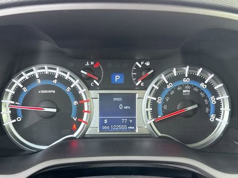 Used 2016 Toyota 4Runner SR5 w/ Four Season Floor Mat Package AWD/4WD image 32