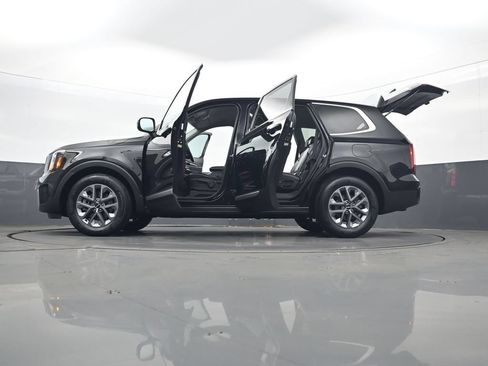 Used 2024 Kia Telluride LX AWD/4WD image 35