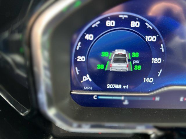 Used 2022 Chevrolet Silverado 1500 ZR2 w/ Technology Package AWD/4WD image 17