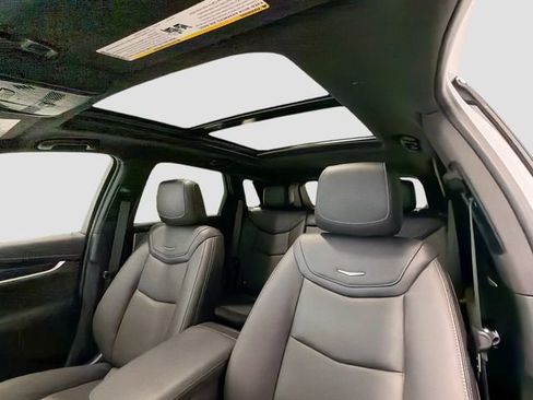 Used 2025 Cadillac XT5 Premium Luxury w/ LPO, Floor Liner Package AWD/4WD image 20