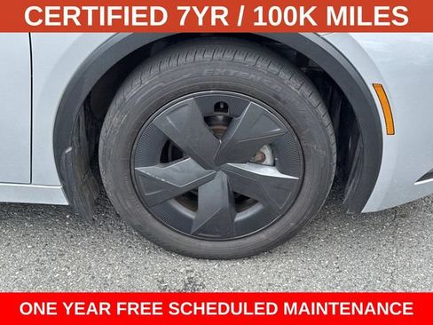 Used 2024 Toyota Prius LE FWD image 7