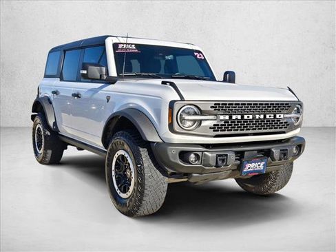 Used 2023 Ford Bronco Badlands w/ Sasquatch Package AWD/4WD image 3