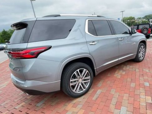 Used 2023 Chevrolet Traverse High Country FWD image 9