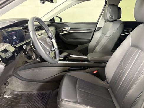 Used 2022 Audi e-tron Premium AWD/4WD image 21