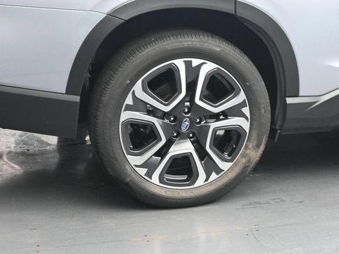 Used 2023 Subaru Ascent Limited AWD/4WD image 10