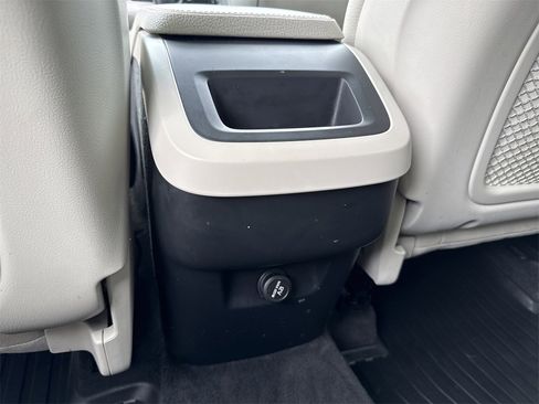 Used 2017 Volvo XC90 T5 Momentum w/ Vision Package image 25