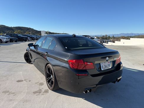Used 2016 BMW M5 image 2
