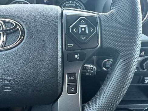 Certified 2021 Toyota Tacoma TRD Off-Road AWD/4WD image 21