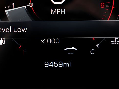 Used 2025 GMC Yukon XL Elevation w/ Elevation Premium Package AWD/4WD image 15