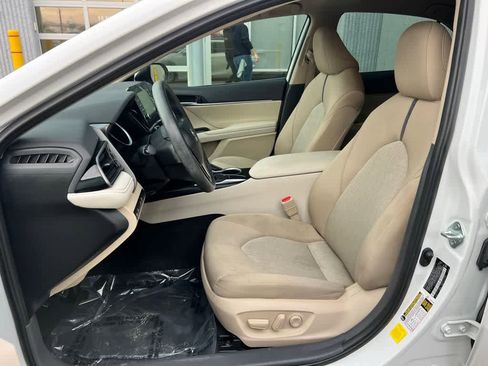 Used 2023 Toyota Camry LE image 12