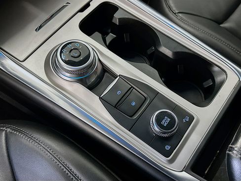 Used 2023 Ford Explorer XLT w/ Equipment Group 202A image 25