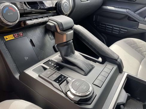 Used 2024 Toyota Tacoma SR5 AWD/4WD image 23
