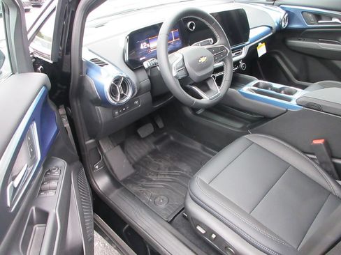 New 2026 Chevrolet Equinox EV LT AWD/4WD image 12