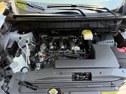 Used 2025 Nissan Pathfinder SV AWD/4WD image 9