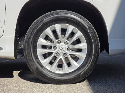 Used 2015 Lexus GX 460 image 54