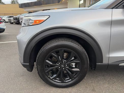 Used 2021 Ford Explorer Limited w/ Equipment Group 301A image 13