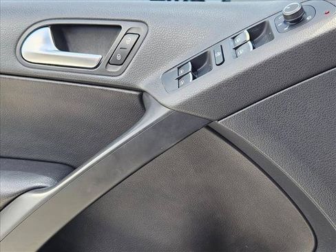 Used 2017 Volkswagen Tiguan Wolfsburg Edition FWD image 6