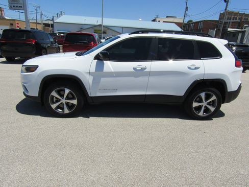 Used 2022 Jeep Cherokee Limited AWD/4WD image 6