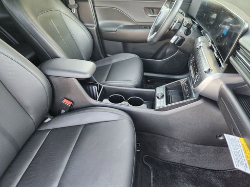 Used 2024 Hyundai Kona Limited FWD image 13