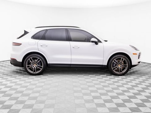 Used 2022 Porsche Cayenne Platinum Edition AWD/4WD image 7