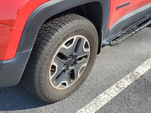 Used 2017 Jeep Renegade Trailhawk w/ Trailer Tow Group image 6