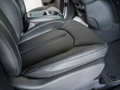 New 2026 Chrysler Pacifica Select image 35