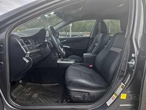 Used 2012 Toyota Camry image 14
