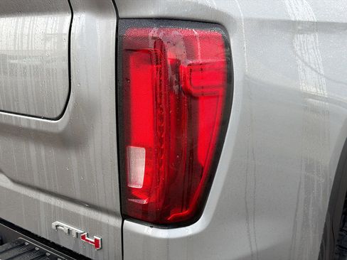 Used 2024 GMC Sierra 1500 AT4 w/ Technology Package image 10