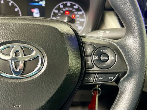 Used 2025 Toyota Corolla LE image 19