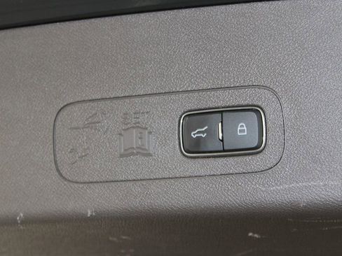 Used 2023 Lincoln Aviator Reserve w/ Equipment Group 201A image 17