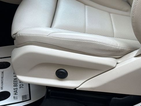 Used 2022 Mercedes-Benz GLC 300 4MATIC image 40