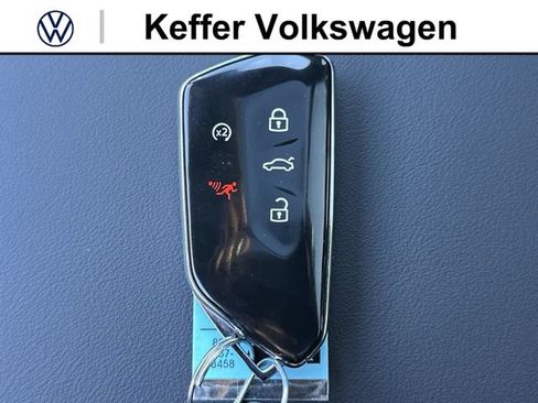 New 2026 Volkswagen Tiguan SE R-Line FWD image 37