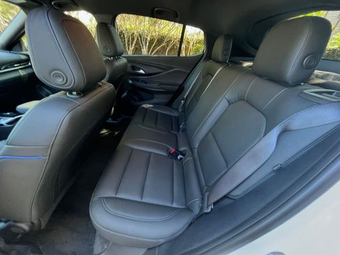 Used 2025 Buick Envista Sport Touring image 23