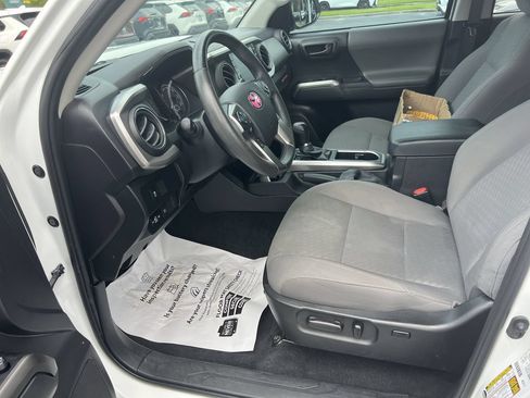 Used 2023 Toyota Tacoma SR5 w/ Technology Package AWD/4WD image 16