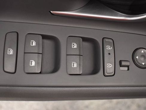 Used 2025 Hyundai Elantra SEL FWD image 21
