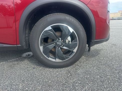 Used 2025 Nissan Rogue SV image 5