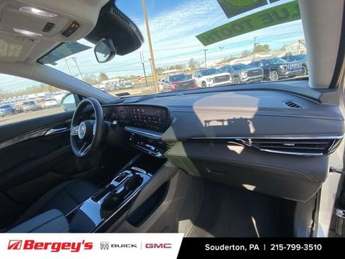 Certified 2025 Buick Envision Preferred image 32