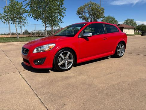 Used 2011 Volvo C30 T5 R-Design image 2