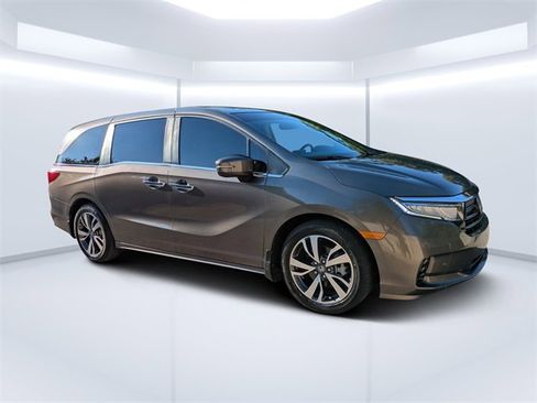 Certified 2022 Honda Odyssey Touring image 2