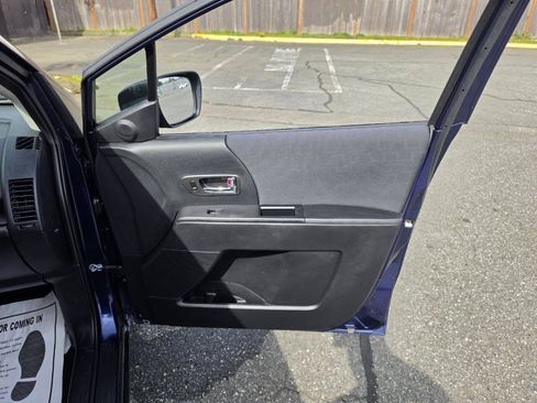 Used 2009 MAZDA MAZDA5 Sport FWD image 30
