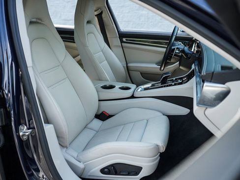 Used 2022 Porsche Panamera 4S w/ Premium Package image 24