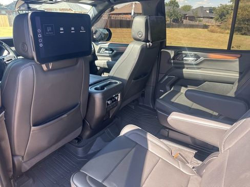 Used 2025 GMC Yukon Denali w/ Denali Reserve Package AWD/4WD image 33